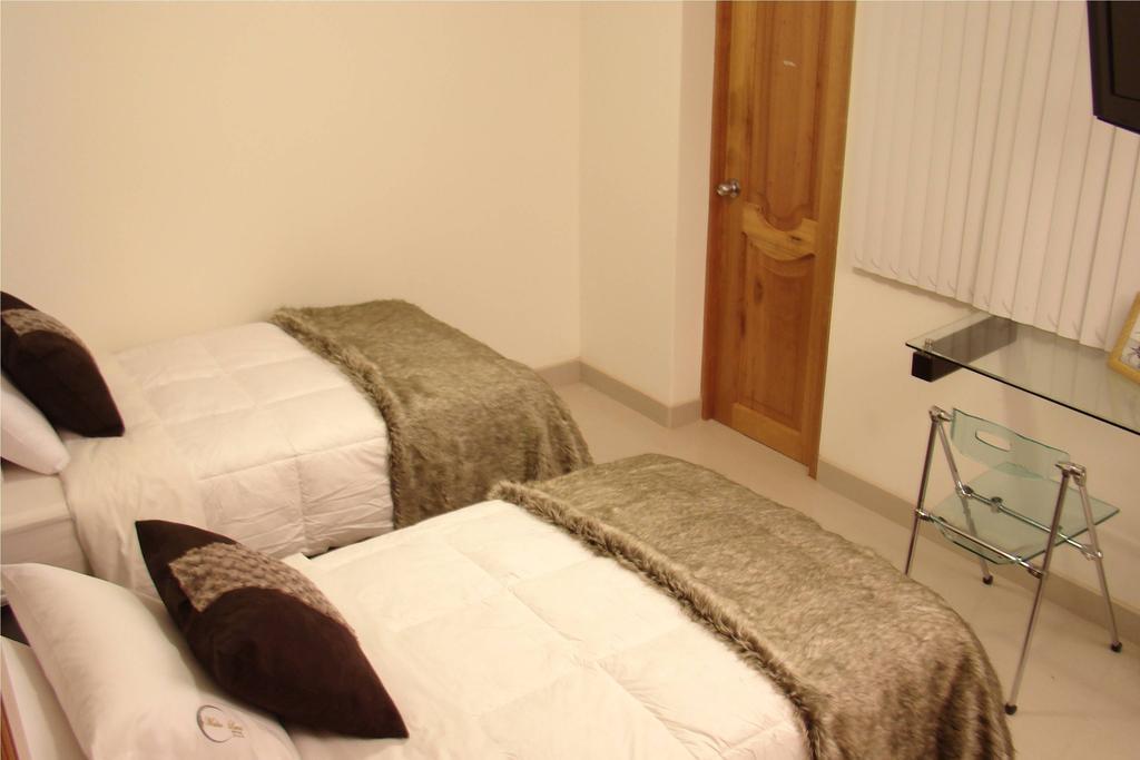 Hostal Media Luna Trujillo Exteriér fotografie