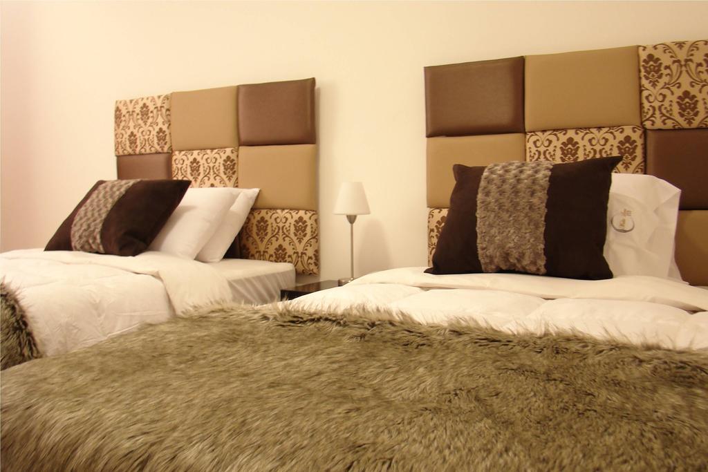 Hostal Media Luna Trujillo Exteriér fotografie